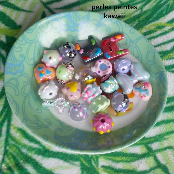 perles kawaii peintes a la main bracelet chaine de telephone perles colorées perles acryliques cadeau pour elle accessoire fun tendance