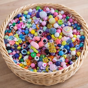 Lot de perles kawaii en résine et acrylique – 25g, 50g ou 100g – perles colorées, lettres, soupe de perles