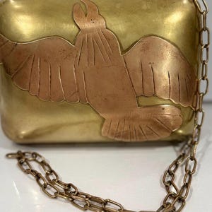 Bolso de noche antiguo Art Déco con forma de pájaro en cobre y latón.