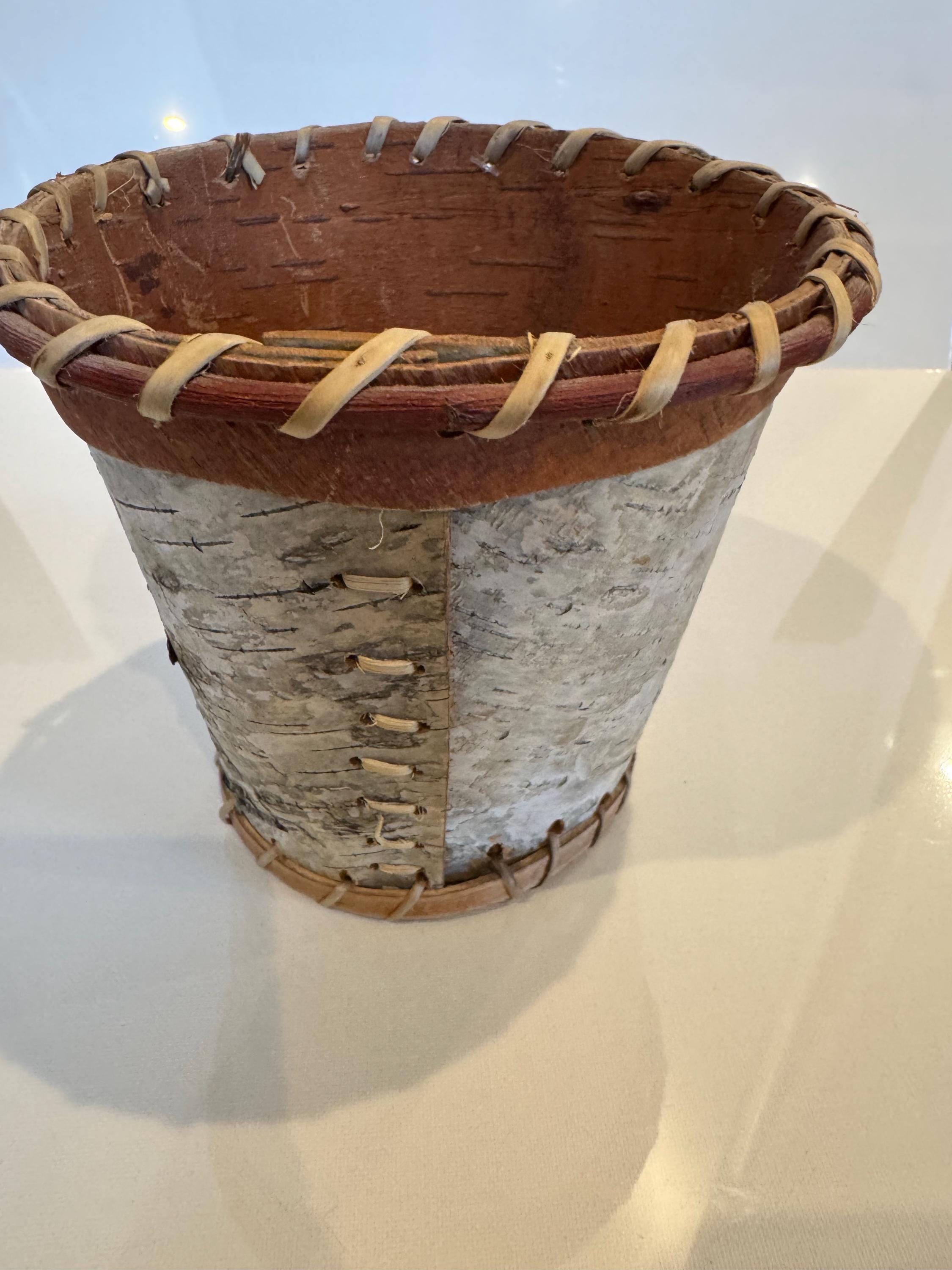 Plaited Basketry with Birch Bark 洋書カバー破れ Plaited Basketry with Birch Bark: Yarish, Vladimir, Hoppe