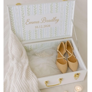Luxury Wedding Keepsake Box - Personalized Bridal Memory Chest - Elegant Custom Gift for Bride - Engraved Wedding Trunk Storage Chest