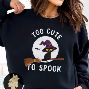 Zbyt słodkie, żeby straszyć Bluza z kapturem na Halloween Bluza z kapturem na Halloween Bluza z okrągłym dekoltem na Halloween Bluza z kapturem na Halloween Czarna koszulka z kotem Prezent z motywem kota