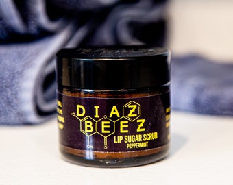 DiazBeez Lip Sugar Scrub Exfoliant Moisturizer - Natural Beeswax, Cane Sugar, Sweet Almond Oil