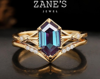Vintage Alexandrite Engagement Ring Set 14K Gold Ring Set,Long Hexagonal Color-Changing Gemstone,Unique Wedding Set, Art Deco Gold Ring Set