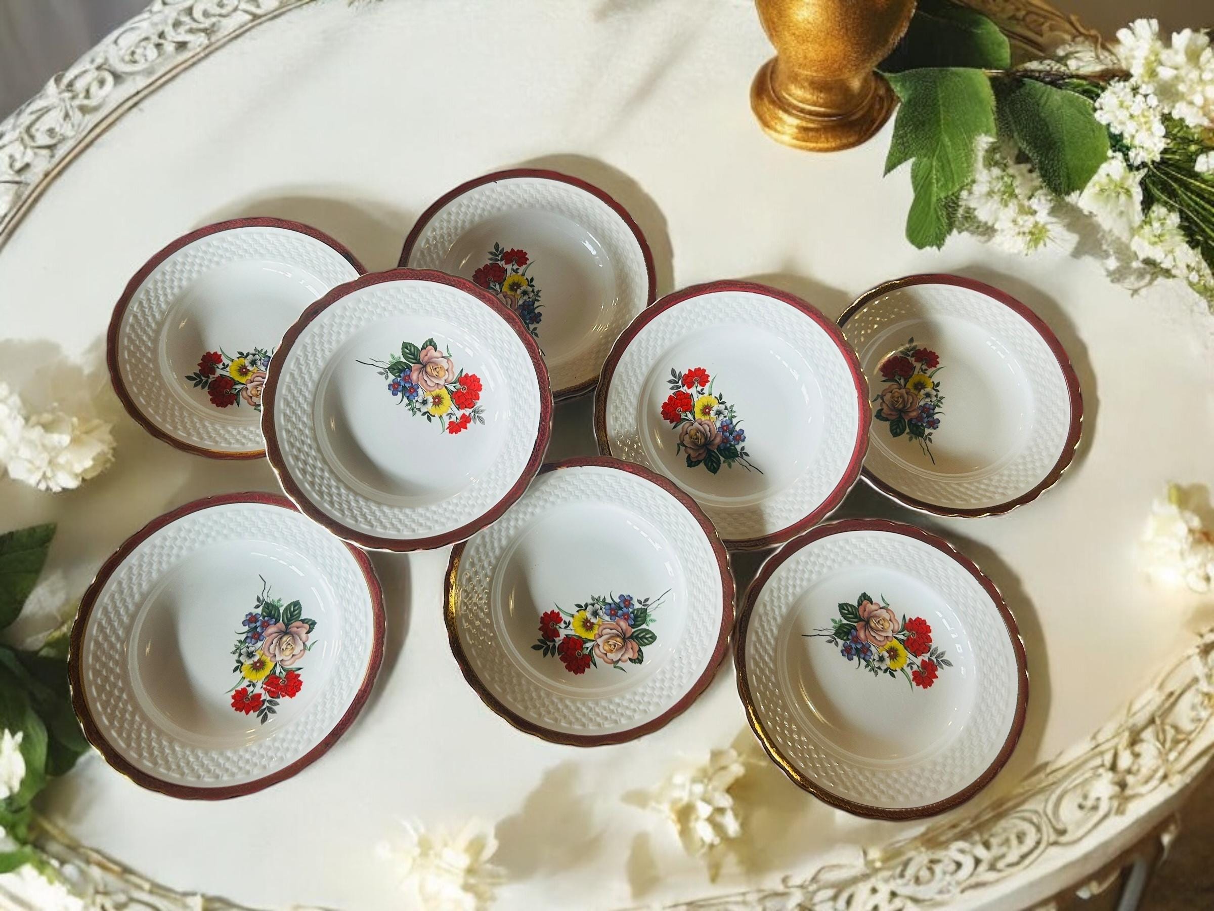 ジャンヌダルクとロレーヌ十字のフラワーベース　リュネヴィル　フランスアンティーク ジャンヌダルクとロレーヌ十字のフラワーベース リュネヴィル フランス