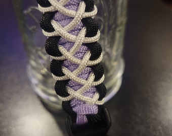 Custom paracord bracelet
