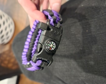 Paracord Bracelet with survival clip