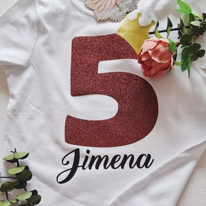 camiseta personalizada de cumpleaños niño, camisa personalizadable niña, top de recuerdo celebracion, edad en purpurina, camiseta cumple