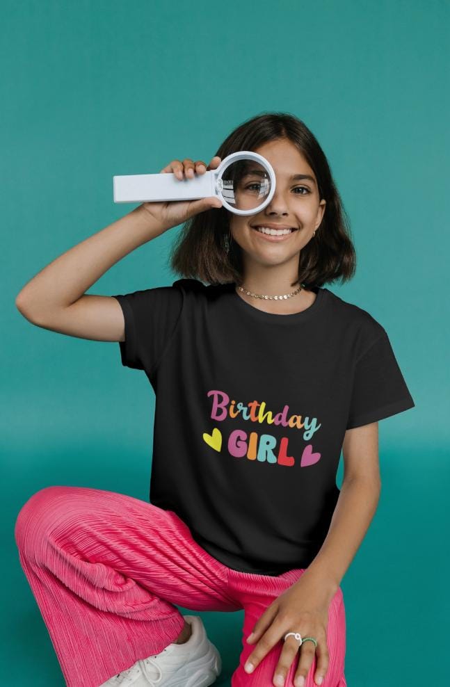 Personalisiertes Geburtstags-Shirt für Mädchen, Mädchen-Geburtstags-Shirt, Herz-Shirt, Party-Geschenk, personalisiertes Top, Feier-Shirt