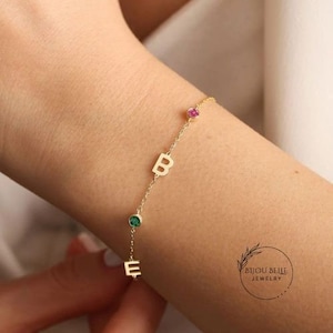 Bracelet personnalisé lettres initiales pierres précieuses - Bijoux minimalistes modernes - Lettres latérales personnalisées - Look sophistiqué - Cadeau pour elle
