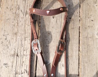 Bruin leren frontriem met roze hart en korte wang (voor Hackamores) Bri