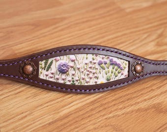 Bruine leren schoftband met paarse draad