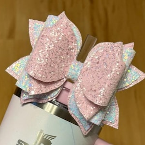 Chunky glitter light pink  and glitter iridescent white tumbler bow