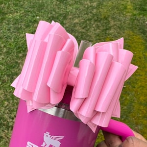 Thick and glossy pink tumbler bow