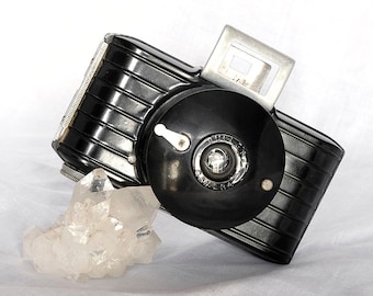 Kodak Eastman: Brownie Bullet Price Guide: estimate a camera value