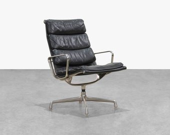 Charles Eames Aluminium-Loungesessel aus schwarzem Leder