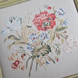 Wildflowers Field flowers Cross stitch design pattern reproduction floral bouquet antique sampler