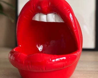 Red Lips Mouth Bowl – Pop Art Decorative Figurine – Candy Storage Bowl – Modern Home Accessory – Original Decoration & Gift Idea