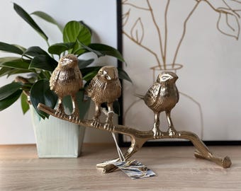 Golden bird sculpture – 3 birds on a branch – decorative metal figure – home accessory – table deco – gift idea natural style – bird deco
