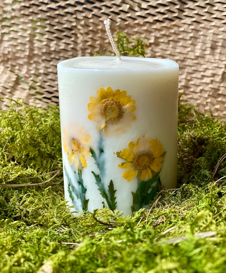 Candle With Real Flower,Dried flower Pillar Candle,Pressed Flower Candle,Nature-inspired Candle,Floral Decor Candle,Thank you Gift,Nature-inspired,Floral Decor,Handmade Candle,Unique Gift