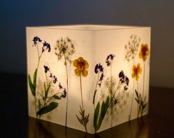 Dried Flower wax lantern,Tea light candleholder, Square candleholder,Table decoration,Flower candleholder,Pressed Flower lantern,Candle Vase