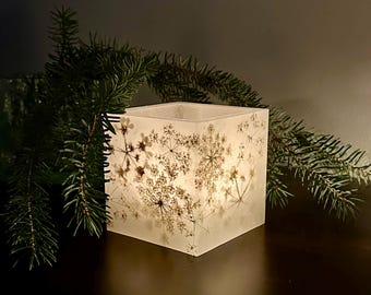 Pressed Flower Tea Light Holder, Botanical Resin Lantern, Dried Wildflower Candle Shade, Floral Cottagecore Home Decor Gift