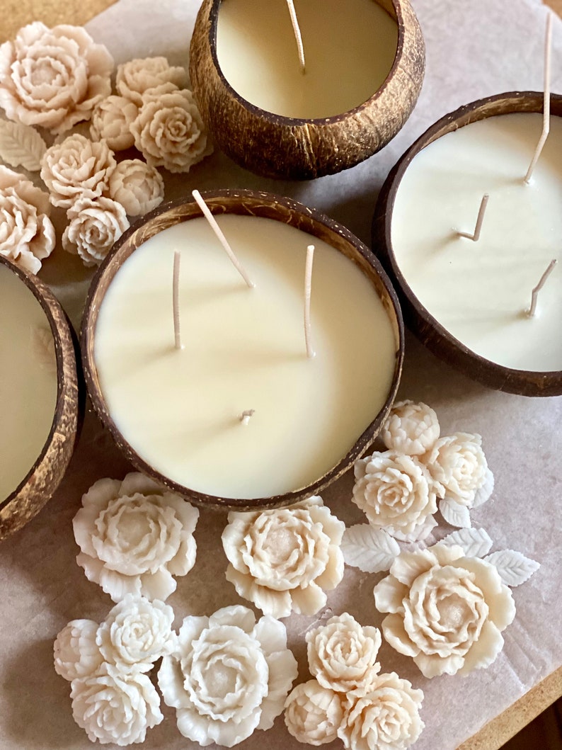 Coconut Shell Candle,Tropical Candle Decor,Eco-Friendly Candle,Handcrafted Coconut Candle,Sustainable Decor Accent,Terrace Decoration, Summer Vibes,Sustainable Decor Accent