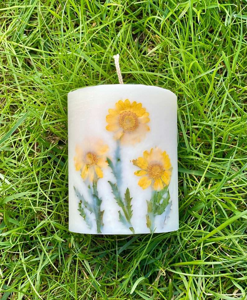 Candle With Real Flower,Dried flower Pillar Candle,Pressed Flower Candle,Nature-inspired Candle,Floral Decor Candle,Thank you Gift,Nature-inspired,Floral Decor,Handmade Candle,Unique Gift