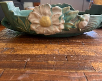 Macetero grande estilo consola con forma de magnolia de Roseville Pottery, de estilo antiguo, en colores verde y crema