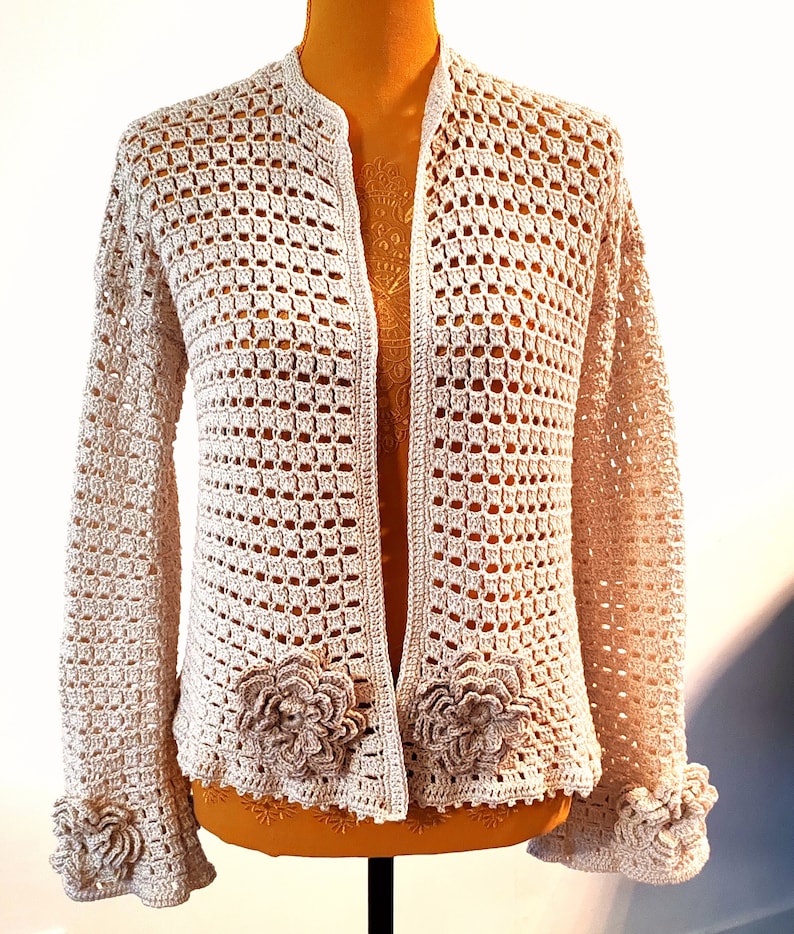 Veste / Gilet fleur fait main au crochet image 3