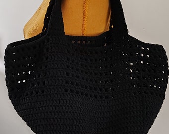 Bolso negro hecho a mano en crochet
