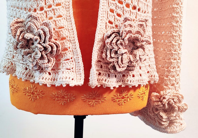 Veste / Gilet fleur fait main au crochet image 4