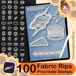 Può includere: Un set di arte digitale con 100 timbri Procreate per strappi di tessuto. L'immagine mostra un tablet che mostra vari disegni di tessuto strappato, uno stilo e l'icona dell'app Procreate. I timbri includono diverse forme e stili.