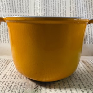French Vintage Le Creuset Enzo Mari Orange Fondue Pot, Orange Enamel Cast Iron Le Creuset with Fondue Word - Orange Kitchen Decor