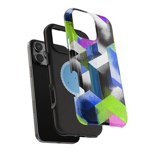 Op de afbeelding: Een zwarte smartphone met een zwarte beschermhoes en een hoesje met een kleurrijk geometrisch ontwerp. Het geometrische ontwerp heeft blauwe, groene, paarse en roze vormen. De telefoonhoes is ontworpen om de telefoon te beschermen.