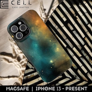 Funda para iPhone con rejilla espiral celestial / Carcasa resistente MagSafe / Remolinos de galaxia dorados sobre un campo estelar verde azulado / Anillos concéntricos cósmicos para iPhone 16 y 15