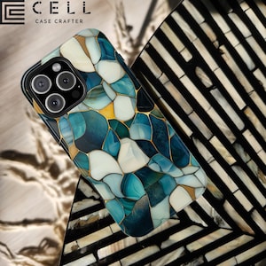 Tiefer Ozean-Mosaik Tough Handyhülle | Glänzende oder matte Oberfläche | Blau Grün Gold Stained Glass Shell Design für iPhone Samsung Pixel