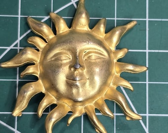 Vintage rare gold tone brooch