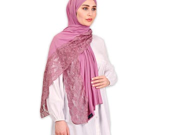 Hijabsjaal van katoen en viscose verfraaid met kant: elegante bescheiden sjaal