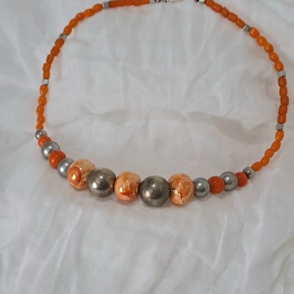 Collier perles orange