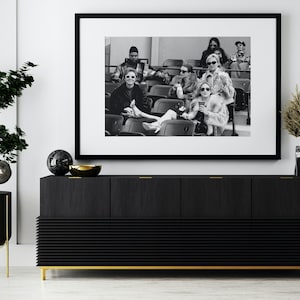 Sex and the City Vintage- Nostalgic Black and White Photo - Iconic TvShow female friendship - Stylish Horizontal Digital Print image 2