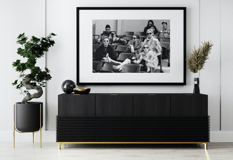 Sex and the City Vintage- Nostalgic Black and White Photo - Iconic TvShow female friendship - Stylish Horizontal Digital Print image 2