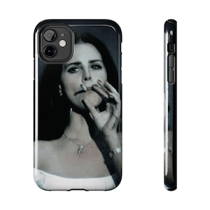 Funda para teléfono de misteriosa cantante / Funda para iPhone con estética femenina oscura / Funda para teléfono vintage artística y melancólica / Indie / Regalo para chica triste
