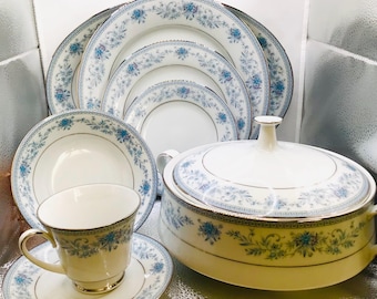 Set of 5 Tea Cups and Saucers - Noritake Blue Hill - Etsy