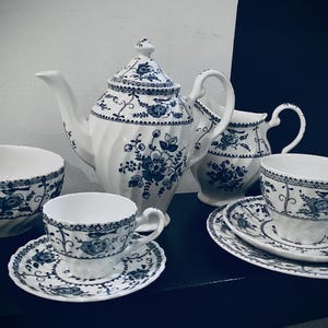Johnson Brothers Indies "Blue and White" pattern (s)