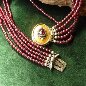 Collier goitre, collier goitre traditionnel avec fermoir grenat et argent, plaqué or, 5 rangs image 2