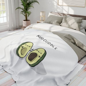 AvoCuddle Arctic Fleece Blanket Avocado Cuddle Blanket Cute Cartoon Bedspread Couples Cozy Bedcover Warm Soft Cover White Bedroom Quilt