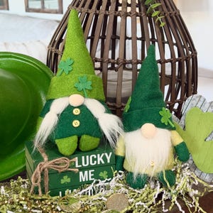 Handmade Gnome Home Decor – Rustic Gnome Figurine, Farmhouse Gnome Shelf Sitter, Cute Whimsical Gnome Gift, Seasonal Tiered Tray Decoration.