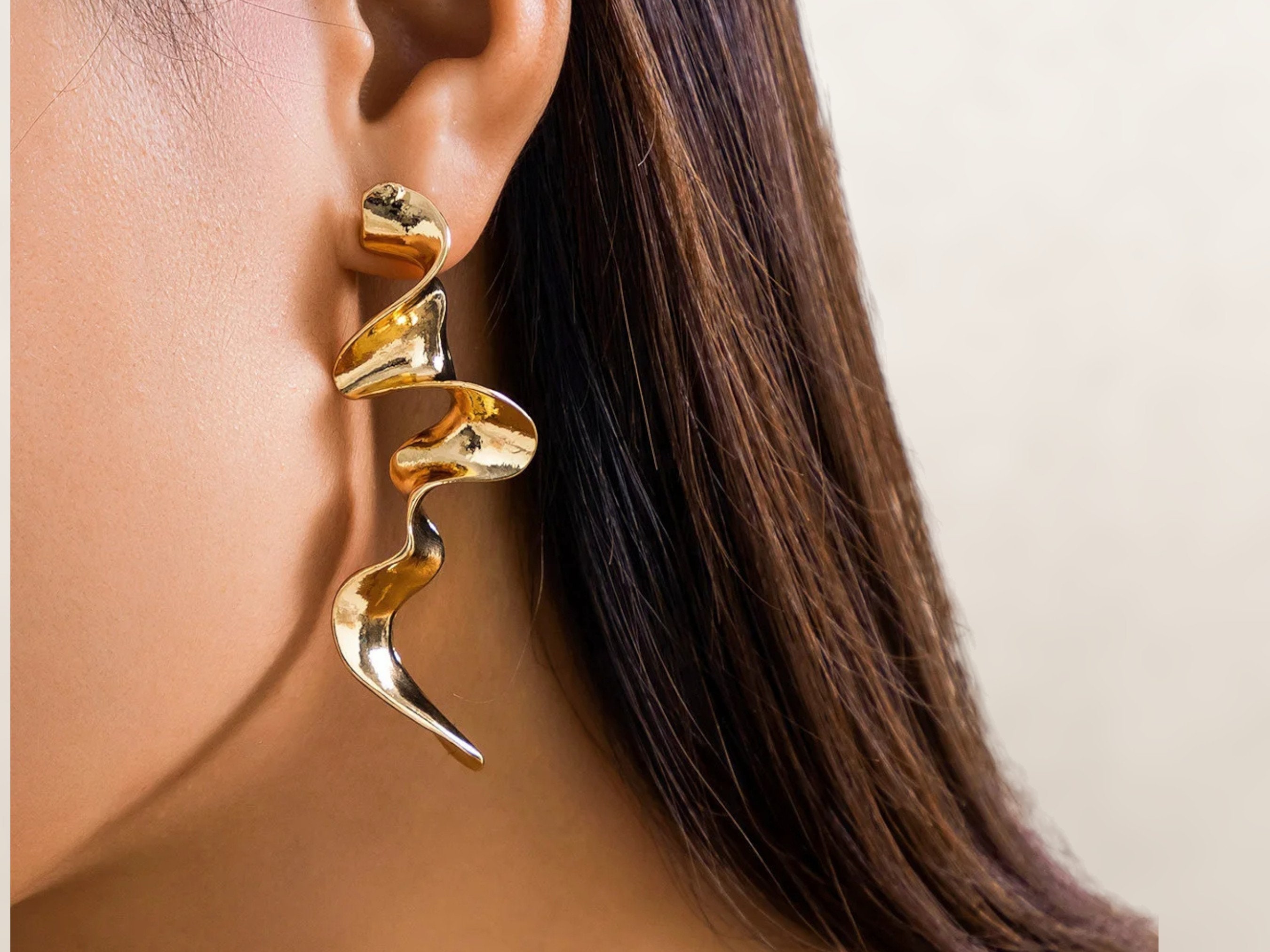 Vintage Irregular Twisted Metal Drop Earrings - Creative Gold Color Geometric Waves for Women, 2024 Trend Jewelry