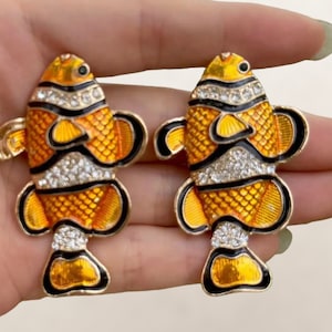 Pendientes de pez payaso con dibujos animados para mujer: joyas divertidas y divertidas 2024